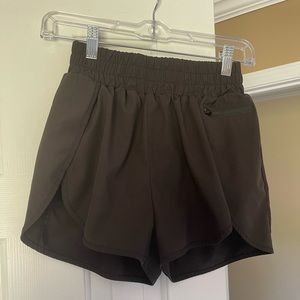 WOMENS BLACK LINED RUNNING SHORT WITH POCKET